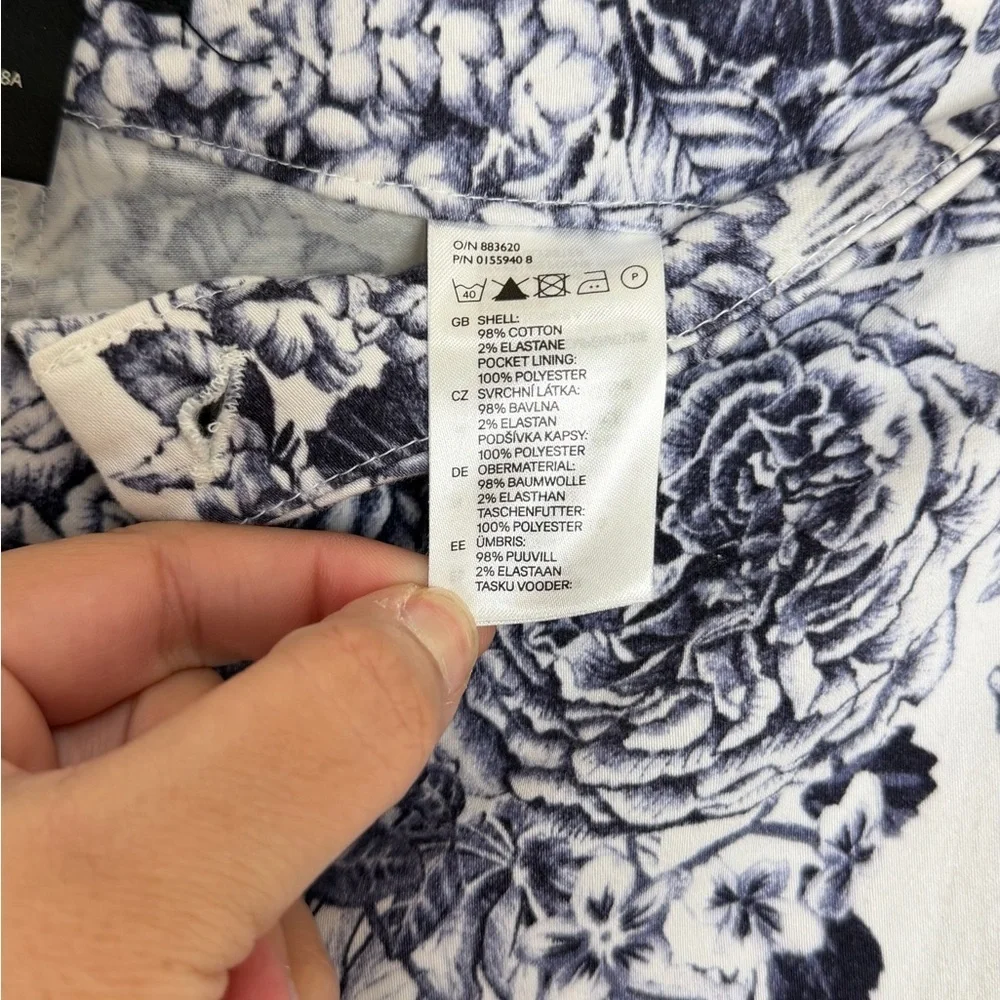H&M Black and White Floral Shorts size 6